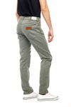 Męskie jeansy proste WRANGLER GREENSBORO REGULAR WREATH GREEN W15QE7G29