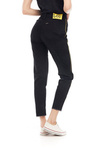Damskie spodnie jeansowe LEE MOM CAPRI BLACK L32OQP01