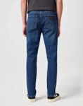 Męskie jeansy zwężane WRANGLER LARSTON THE ROCK W18S8450X