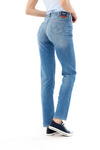 Damskie spodnie jeansowe proste WRANGLER DREW BLUE SPLASH W24SAC72X