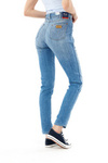 Damskie spodnie jeansowe WRANGLER ASHBORO FLOWER SUNDAY W26Q9672P