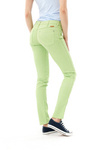 Damskie jeansy rurki WRANGLER MOLLY GREEN W251VM23X