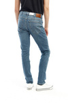 Męskie jeansy zwężane WRANGLER LARSTON BLUE CHARM W18S2324Z