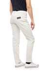 Męskie spodnie zwężane WRANGLER TEXAS SLIM VAPOUR GREY W12SWAB26